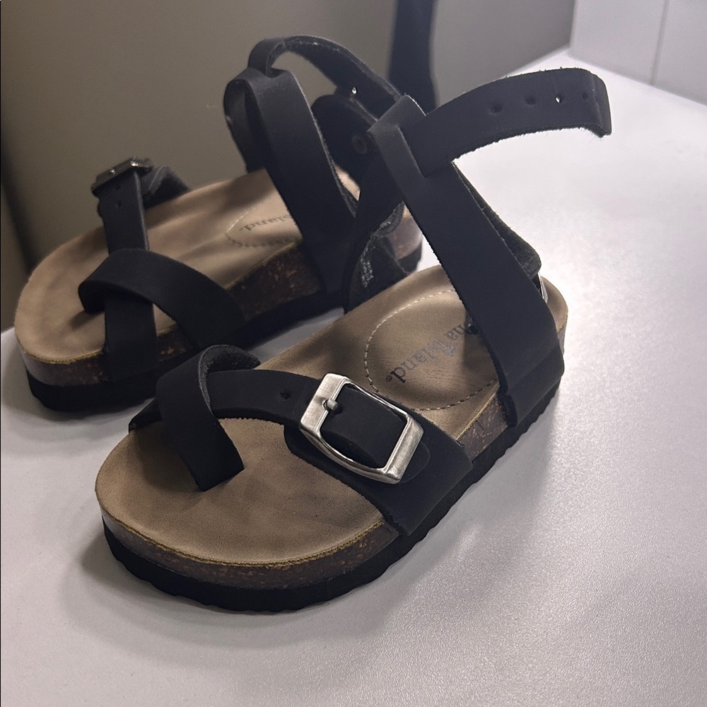 Mudd Black and Tan Sandals with Buckle